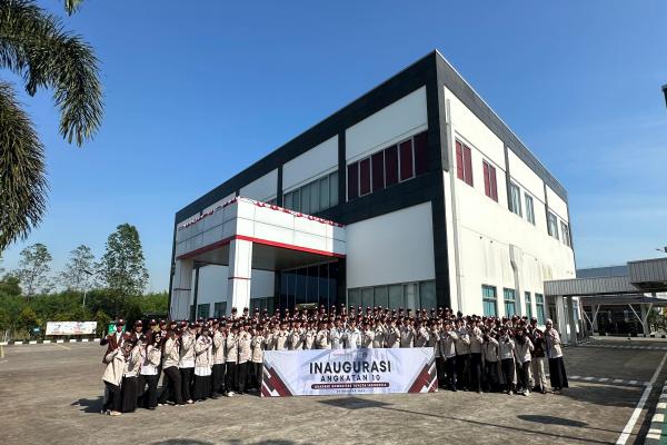 AKTI Resmi Mengukuhkan 94 Mahasiswa Dari Berbagai Daerah di Hadiri Oleh Presiden Direktur PT TMMIN 